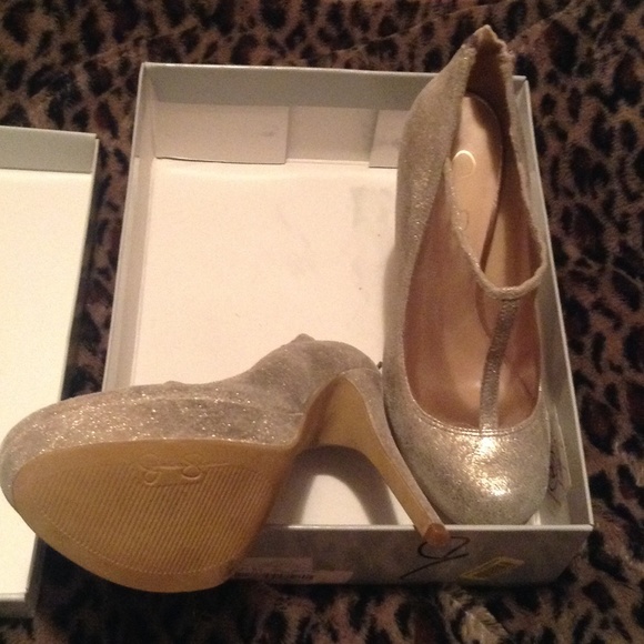 Shoes - Picture 2 of 2