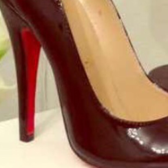 Christian louboutin black pump heels inspired