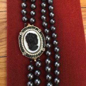 Wonderful Vintage Cameo Brooch & Necklace