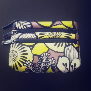 ❗️price drop ❗️Vera Bradley Neoprene storage bag