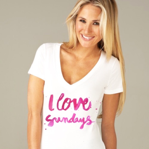 I love Sunday's graphic tee