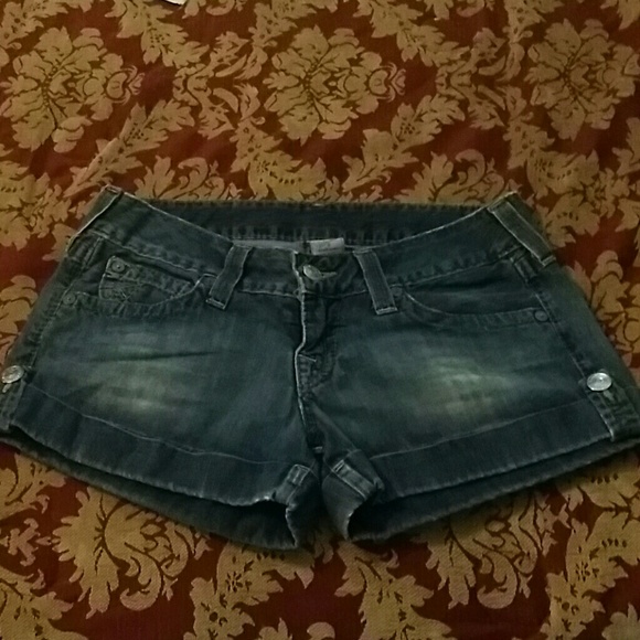 Short shorts