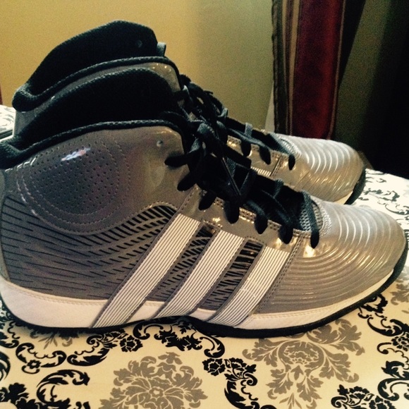 Addidas Men Grey & white sneakers/shoes size US 10