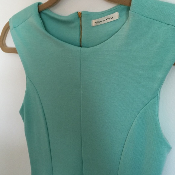 Seafoam Green Dress - Picture 3 of 4