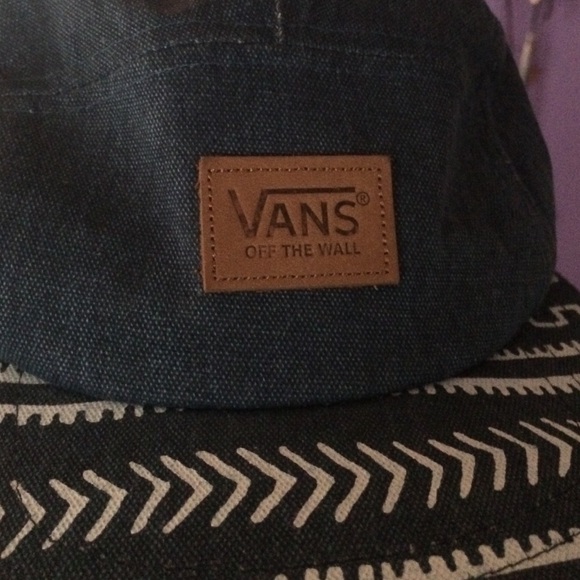 vans bucket hat