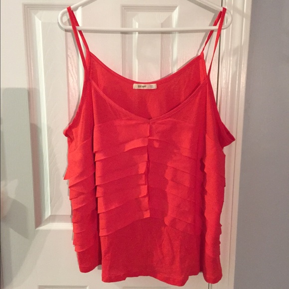 Red Old Navy tank