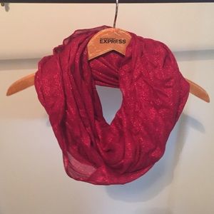 Red express scarf