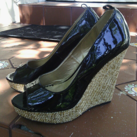 Black wedge heels