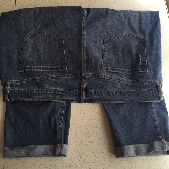 Old navy "boyfriend" cut jean capris