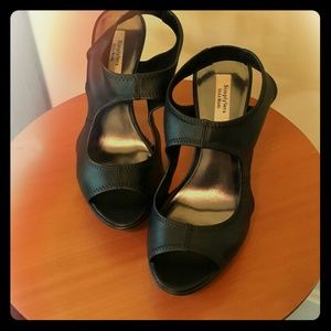 Black platform pumps/sandals