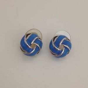 Gap earrings