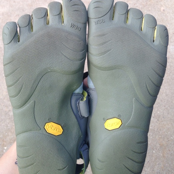 Vibram 5 fingers - Picture 3 of 4
