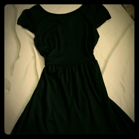 Cute black skater dress NWOT