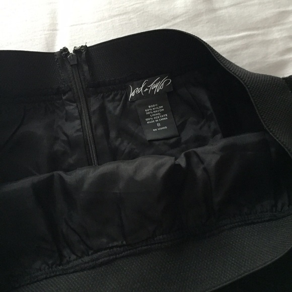 Beautiful lined black lace skirt from Lord&Taylor - Picture 4 of 4