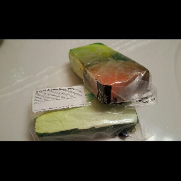 Lush Baked Alaska Soap