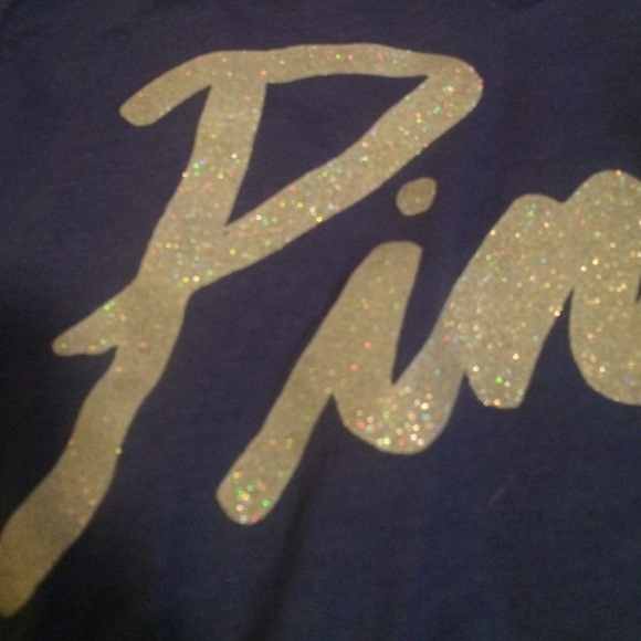 Purple VS v neck - Picture 2 of 3