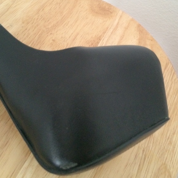 Black Leather DEJAVU Steve Madden Heels - Picture 2 of 3