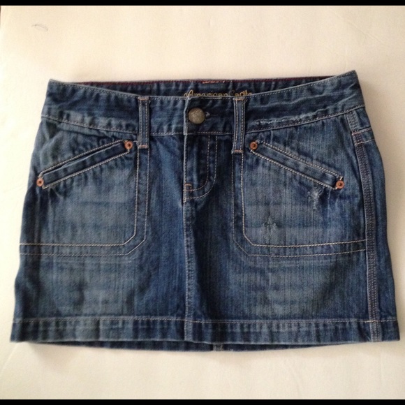 MINI SKIRT💥new listing💥5-1-15 - Picture 2 of 3