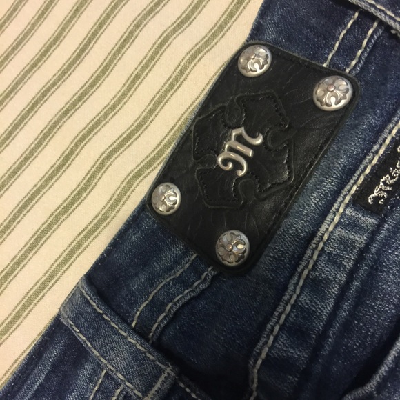 Miss Me Jeans - Picture 2 of 3