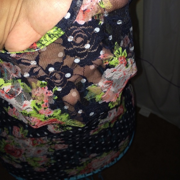Floral tank top - Picture 2 of 4