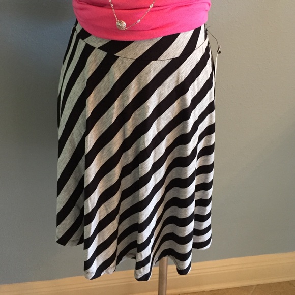 Fit & Flare striped skirt
