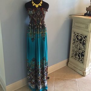 Strapless maxi dress for that beach wedding!