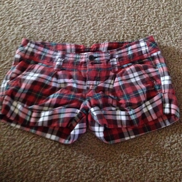 Plaid Hollister Co shorts