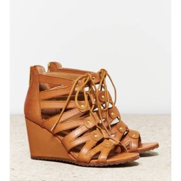 DV by Dolce Vita gladiator sandal, 8.5  can fit 9