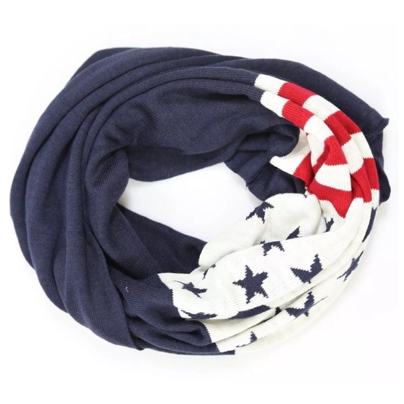 Knit American Flag Scarf - Picture 4 of 4