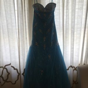 Blue pageant / ball gown / prom dress