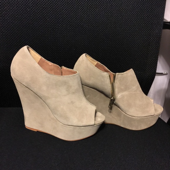 Steve madden wedge 7.5