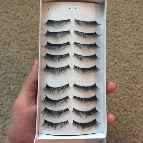 💋 Nine Pairs of Eyelashes 💋 - Picture 2 of 2