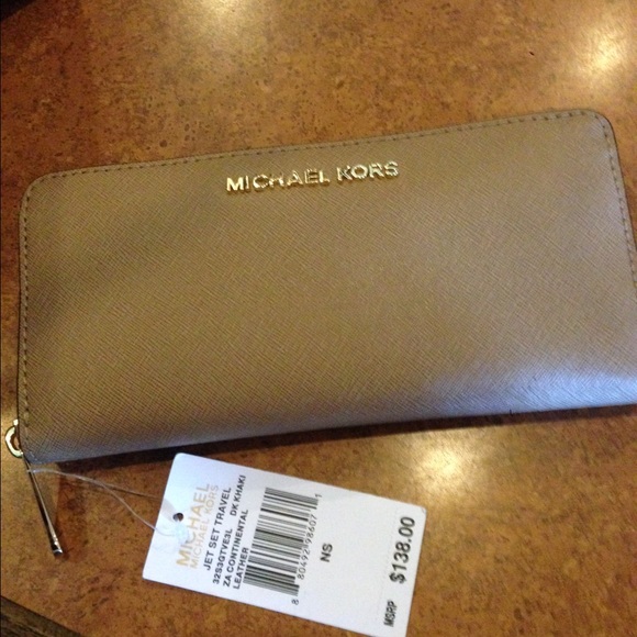 Authentic Michael Kors - Picture 3 of 3