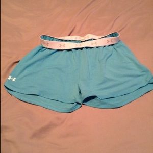 Womens under armour shorts size small