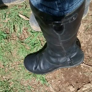 The north face black boots!