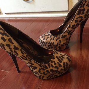 Cheetah heels, NEVER WORN