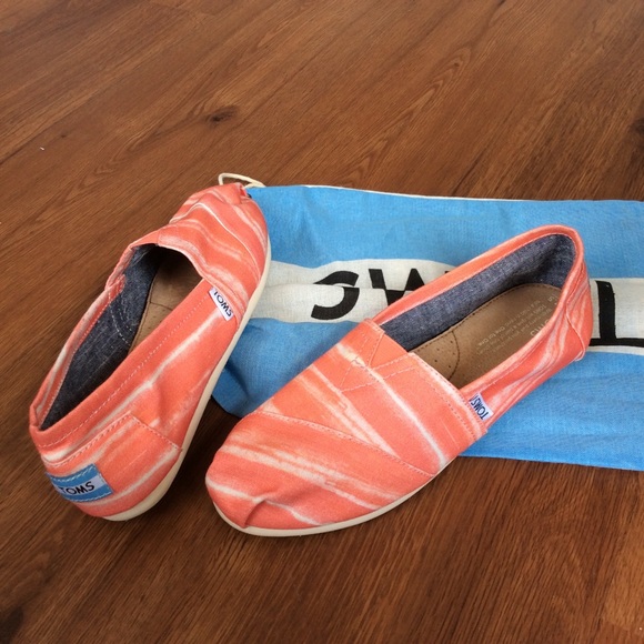 Toms coral print classic flats