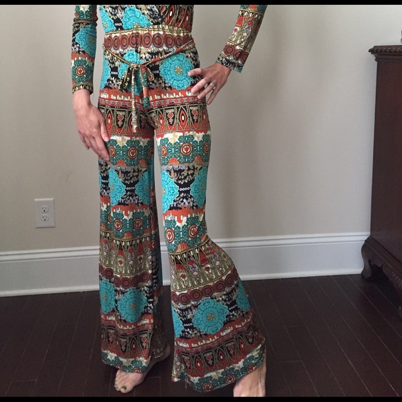 Beautiful jumpsuit, new w/out tags!! - Picture 2 of 3