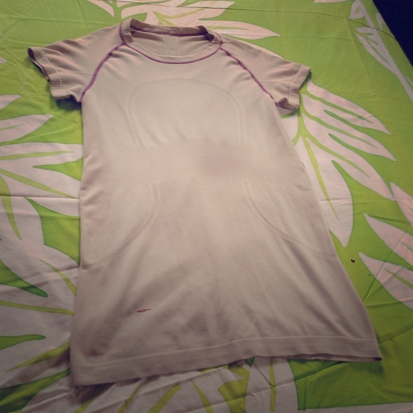 lululemon Run: Swiftly Tech SS size 6