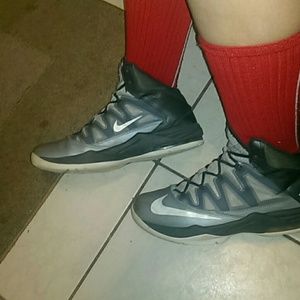 Grey and white NIKE stuttersteps (used)