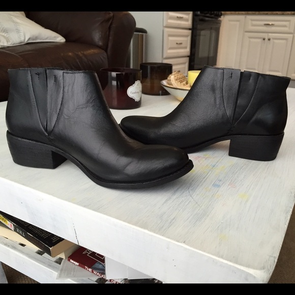 Black distressed Matisse Footwear booties