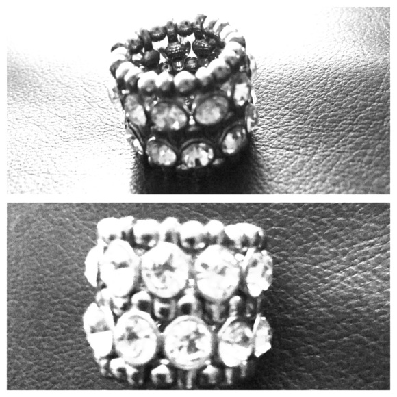 One huge Cocktail ring💍