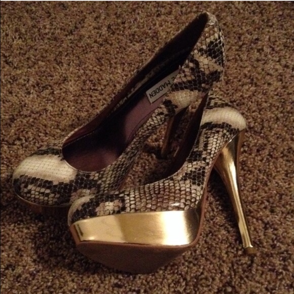 Steve Madden Snakeskin Pumps