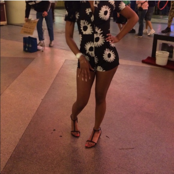 Cute black flower romper