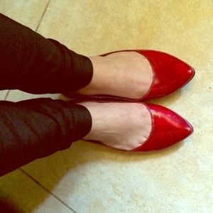 Nine West red pointy flats