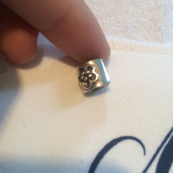 Flower pandora charm