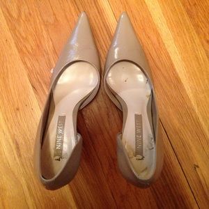 Nine West Pointed toe kitten heel