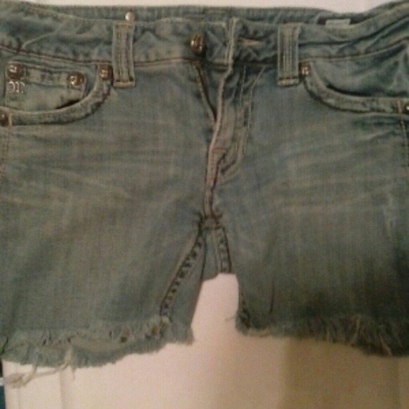 cropped miss me shorts