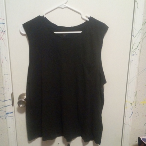 black muscle tank