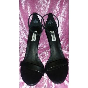 Brand new STEVE MADDEN HEELS.